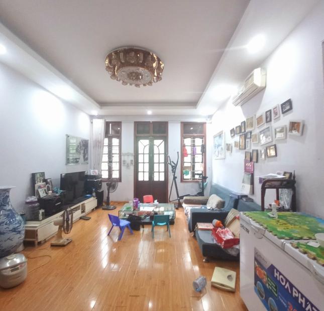 Bán gấp nhà MP Hoàng Văn Thái ô tô KD sầm uất 45m 5Tg MT 4,2m Chỉ 15 tỷ LHCC.