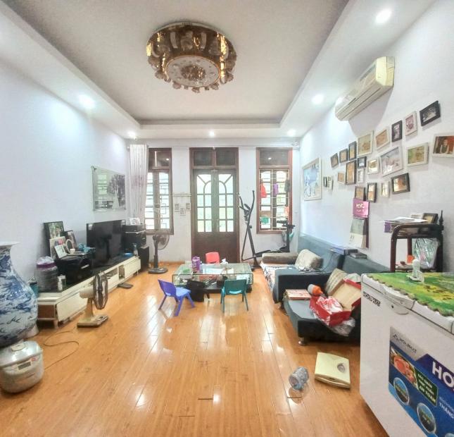 Bán gấp nhà MP Hoàng Văn Thái ô tô KD sầm uất 45m 5Tg MT 4,2m Chỉ 15 tỷ LHCC.