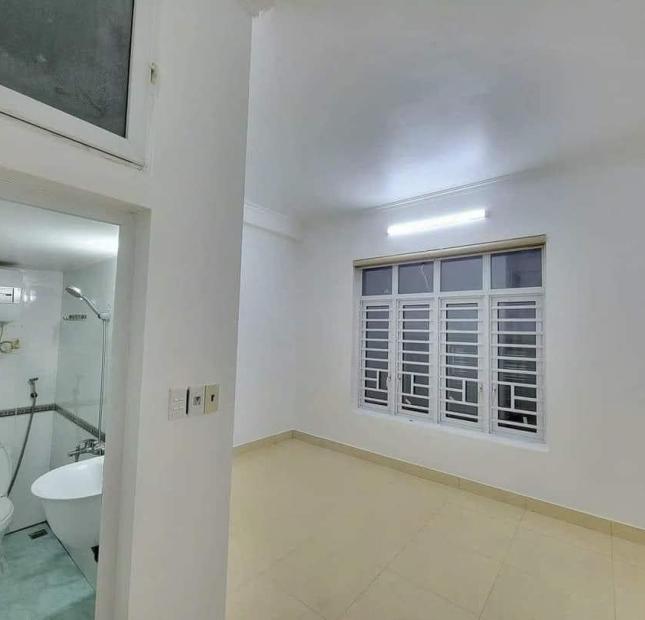 BÁN NHÀ 4TẦNG KĐT AO CÁ,BÒ SÍNH. P.CAO THẮNG. DT:67.5M2,MT:4.5M.H:ĐN !!