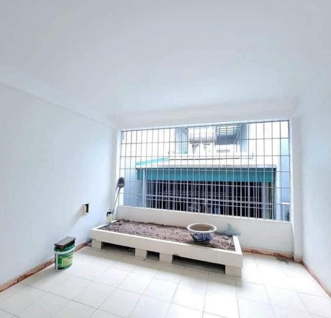 BÁN NHÀ 4TẦNG KĐT AO CÁ,BÒ SÍNH. P.CAO THẮNG. DT:67.5M2,MT:4.5M.H:ĐN !!