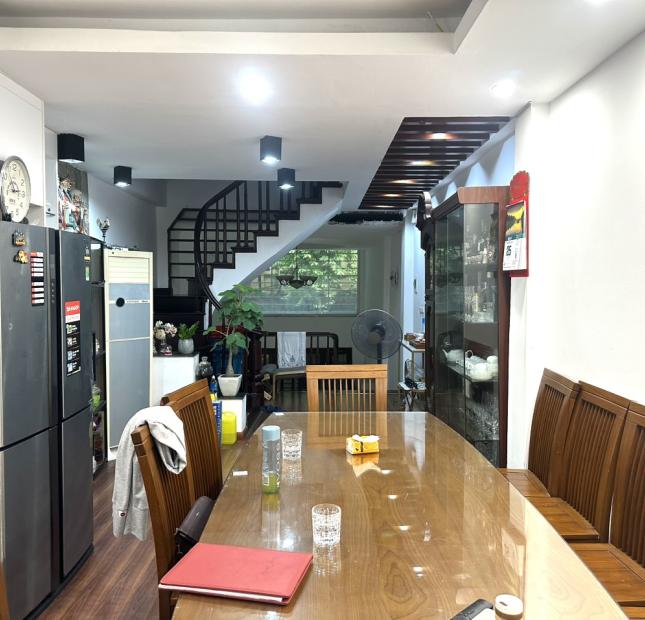 Bán nhà mặt ngõ Vương Thừa Vũ 64m x 5 tầng, mt: 3.6m, ô tô đõ cửa, mặt ngõ sát phố