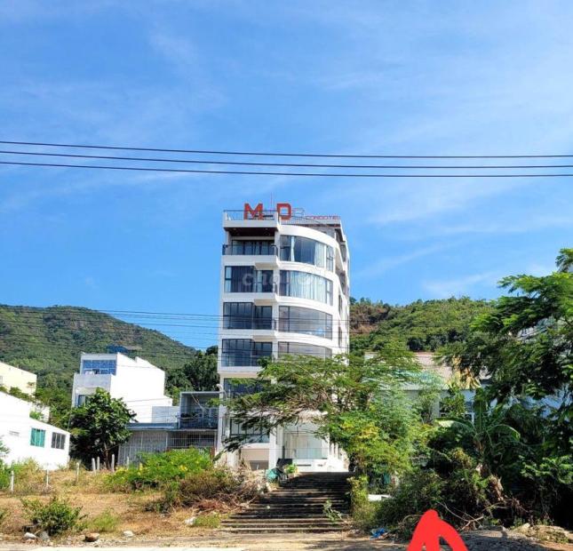 Bán gấp đất 2 mặt tiền Phạm Văn Đồng 10m mặt biển, TP Nha Trang
