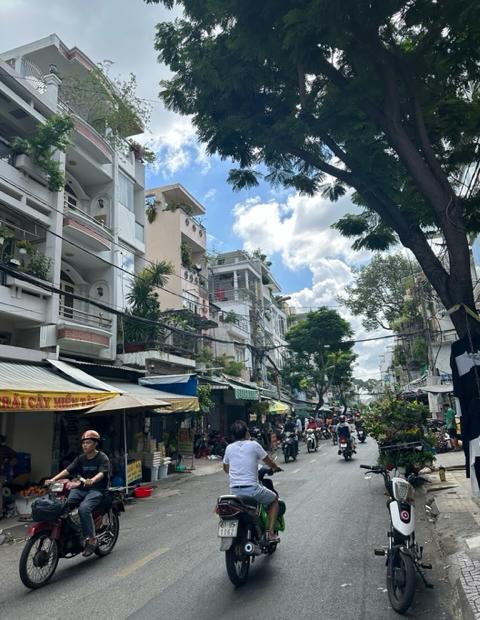 Bán nhà HXH 766 Sư Vạn Hạnh P12,Quận 10 DT:8.2x18m giá chỉ 35 tỷ