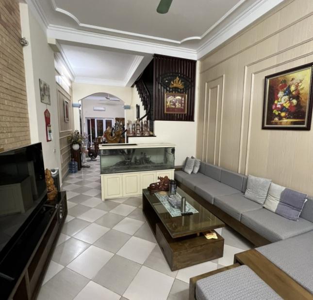 Bán nhà 4 tầng Nguyễn Văn Cừ,Long Biên 72m2,Mt4m,phân lô hơn 7 tỷ
