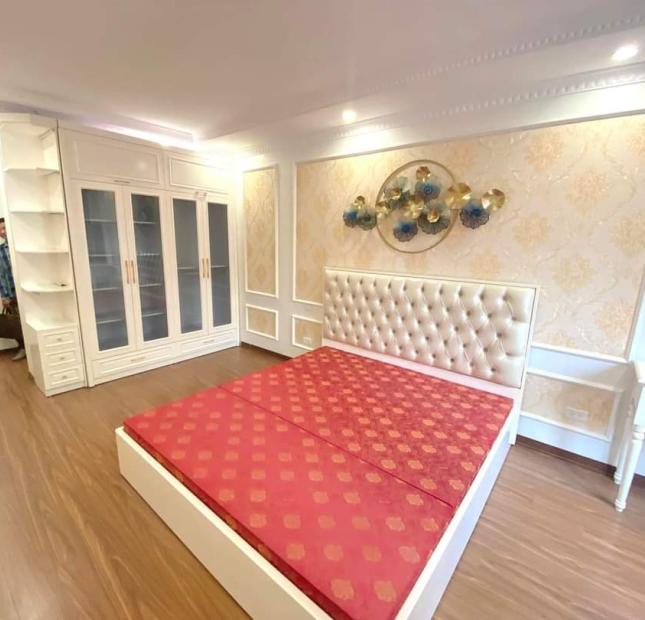 Hạ chào 1 tỷ - nhà Trần Quốc Hoàn,50m2  P.lô 5TGara - ôtô -dân trí cao - vip nhất Cầu Giấy