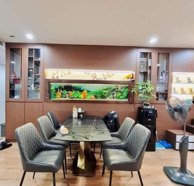 Hạ chào 1 tỷ - nhà Trần Quốc Hoàn,50m2  P.lô 5TGara - ôtô -dân trí cao - vip nhất Cầu Giấy