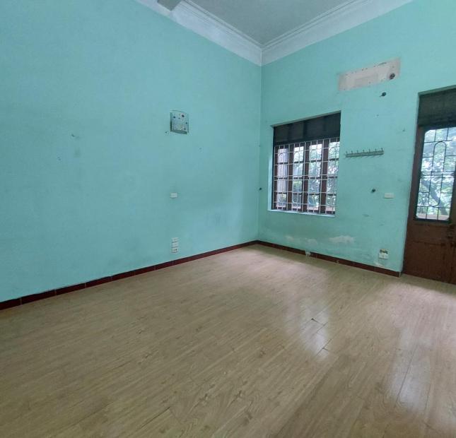 Cho thuê nhà Lạc Long Quân, 70m2, 4T, 3N, ô tô, KD online, 10tr, Cầu Giấy.