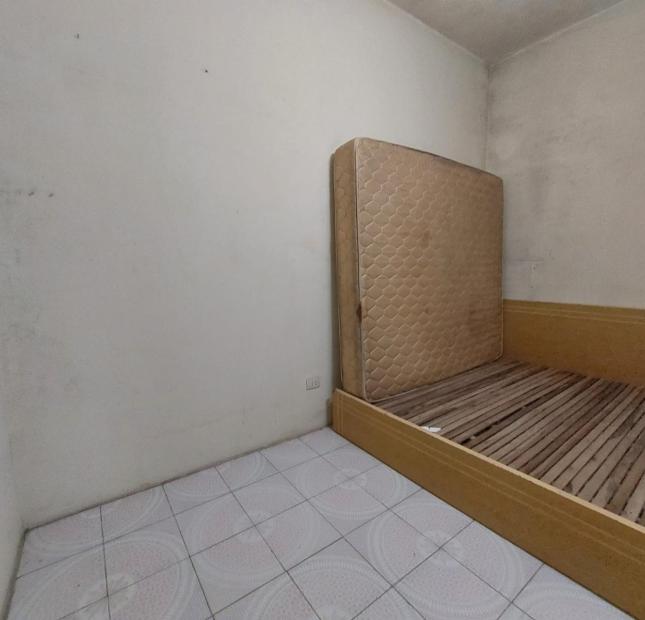Cho thuê nhà Lạc Long Quân, 70m2, 4T, 3N, ô tô, KD online, 10tr, Cầu Giấy.