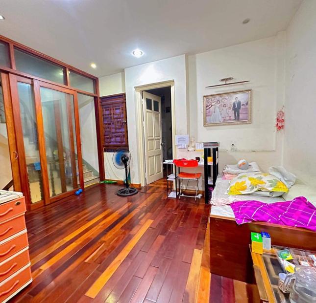 Nhà mặt Đường Trường Chinh 75m x 5 tầng, mt: 3.5m, giá hấp dẫn