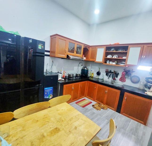 Giá tốt nhất Quận 10 - Căn nhà Tô Hiến Thành, Hẻm rộng, Giá 5 tỷ