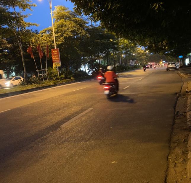 BÁN NHÀ LÔ GÓC 2 TẦNG, PHỐ CHU HUY MÂN- LONG BIÊN-HÀ NỘI