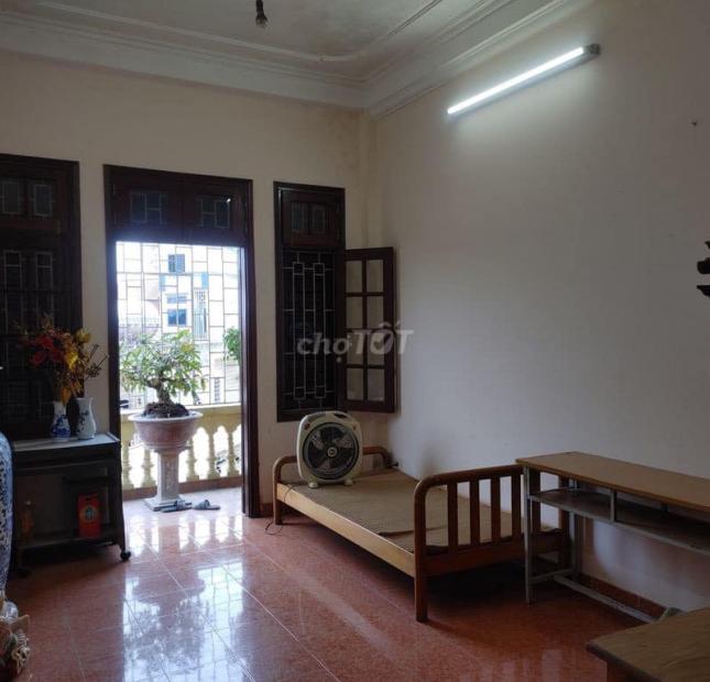 Bán nhà ngõ 38 Khúc Thừa Dụ, Cầu Giấy 43m2  4tầng đẹp phân lô ngõ nông thoáng