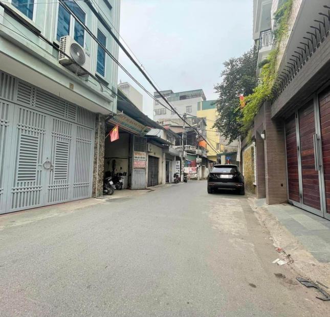 Cho thuê nhà tại Kim Mã, Ba Đình, 5 tầng, mặt ngõ Kinh Doanh, ô tô tránh. Giá 20 triệu