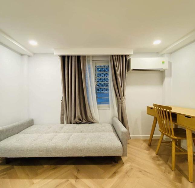KHU VIP HUỲNH VĂN BÁNH - HẺM XE HƠI THÔNG - NHÀ MỚI SANG XỊN