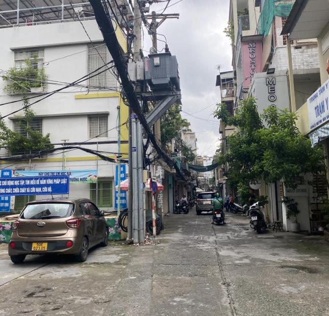KHU VIP HUỲNH VĂN BÁNH - HẺM XE HƠI THÔNG - NHÀ MỚI SANG XỊN