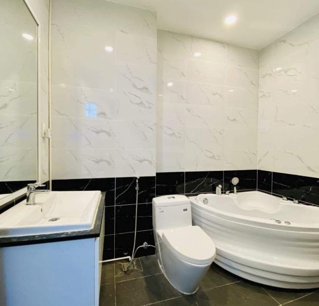 KHU VIP HUỲNH VĂN BÁNH - HẺM XE HƠI THÔNG - NHÀ MỚI SANG XỊN