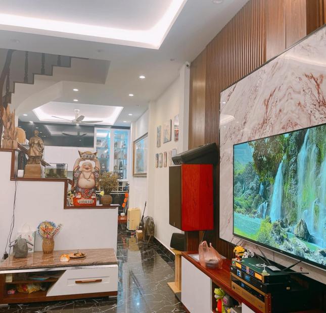 Bán nhà Khương Đình 63m x 5 gầng, mt: 4.2m Giá chào: 7.2 tỷ thương lượng