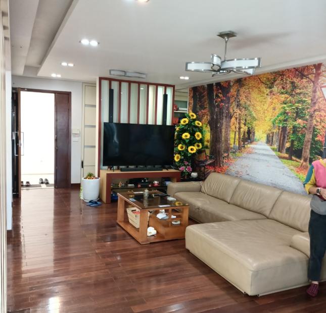 Bán Căn Hộ Tầng 15 Chung Cư ChelSea Park - Trần Kim Xuyến, Cầu Giấy DT: 230m/4 Ngủ/9.8 Tỷ