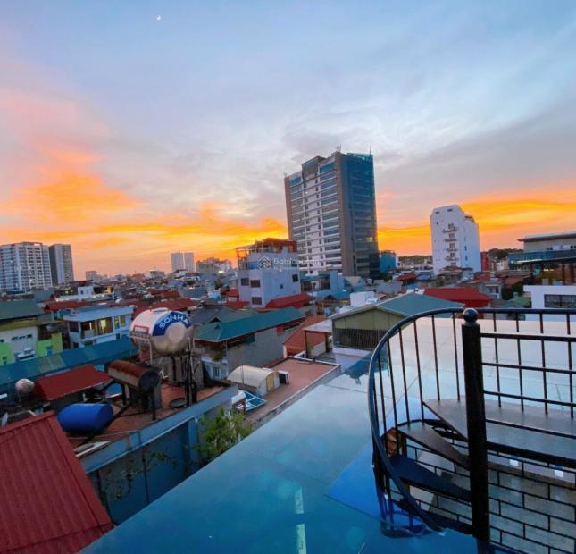 Nhà đẹp phố Nguyễn Văn Cừ, 71m2 x 6 tầng, lô góc, gara ôtô, thang máy, KD, nội thất Châu Âu