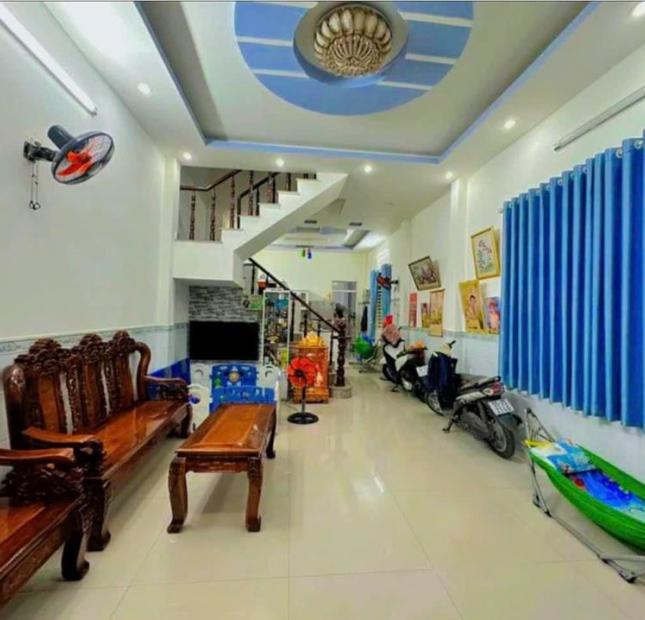 Cô ba có nhà 4 tầng ngang 5m - Trương Công Định, TB, Hẻm xe hơi