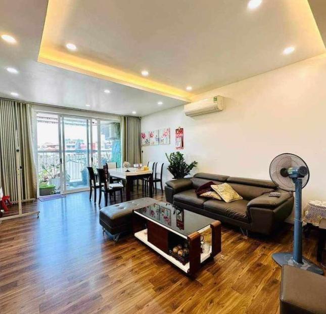 Bán nhà Vương thừa vũ, ba mặt thoáng DT:63m x 4 tầng