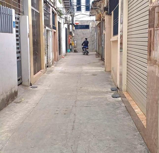 Bán nhà ngõ 77 Xuân La 37m x 5 tầng, mt: 3.3m

Giá chào: 5.2 tỷ thương lượng