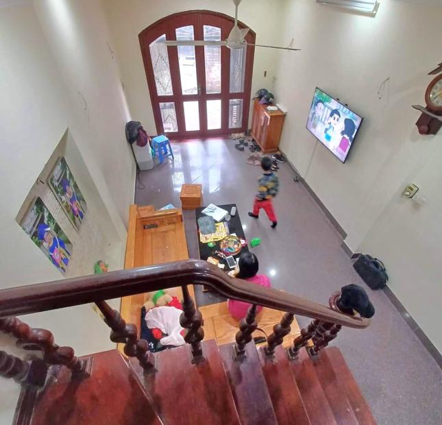Bán nhà ngõ 77 Xuân La 37m x 5 tầng, mt: 3.3m

Giá chào: 5.2 tỷ thương lượng