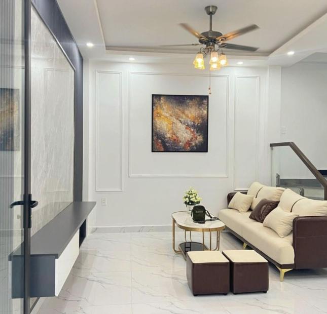 Bán nhà Trần cung,40m 4 tầng, 4 phòng ngủ, nhà dân xây, giá 4.8tỷ