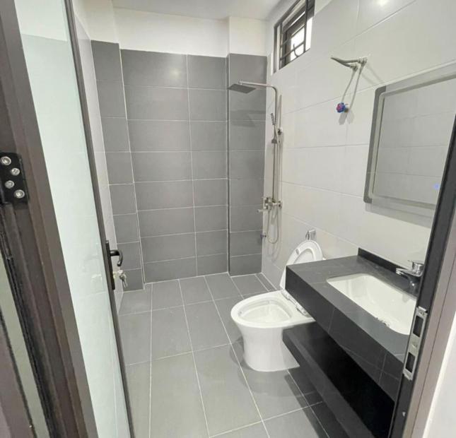 Bán nhà Trần cung,40m 4 tầng, 4 phòng ngủ, nhà dân xây, giá 4.8tỷ