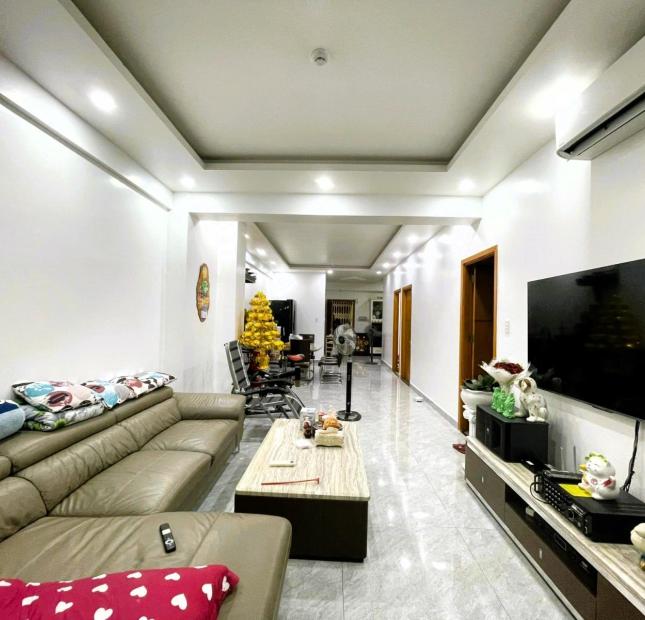 Bán căn hộ 149m2 3pn SHR tầng thấp chung cư Linh Tây