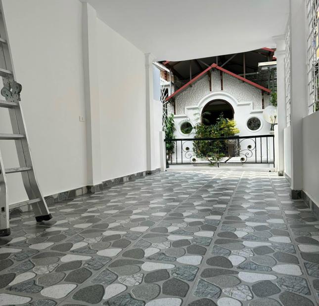 Chỉ cần trả trước 1.5 tỷ sở hữu ngay căn nhà xây 5 tầng, Ô TÔ ĐỖ CỬA, VIEW HỒ, tại  Nam Từ Liêm HÀ