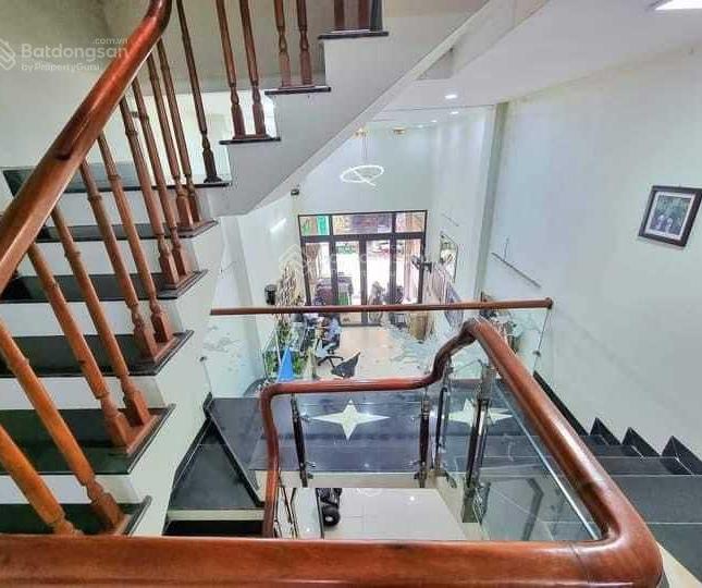 Bán nhà Tô Vĩnh Diện Nhà 4T cách phố 15m DT: 62M ô tô đỗ cửa