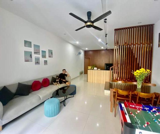 Cho thuê nhà 4 tầng 6 phòng ngủ cục đẹp đường Hoài Thanh- Khu Mỹ An gần Cầu Trần Thị Lý