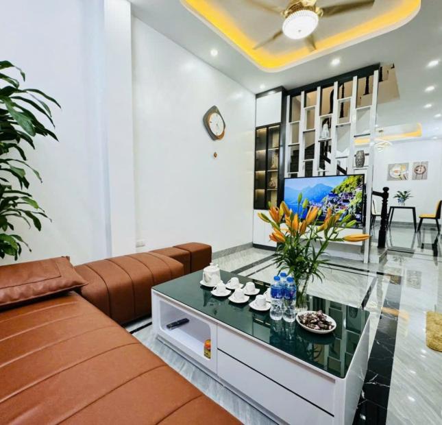 BÁN NHÀ 4 TẦNG PHỐ KHƯƠNG TRUNG - 5 M RA ÔTÔ MẶT TIỀN RỘNG - NHÀ ĐẸP NHƯ KHÁCH SẠN 5 ☆ CHỦ TẶNG