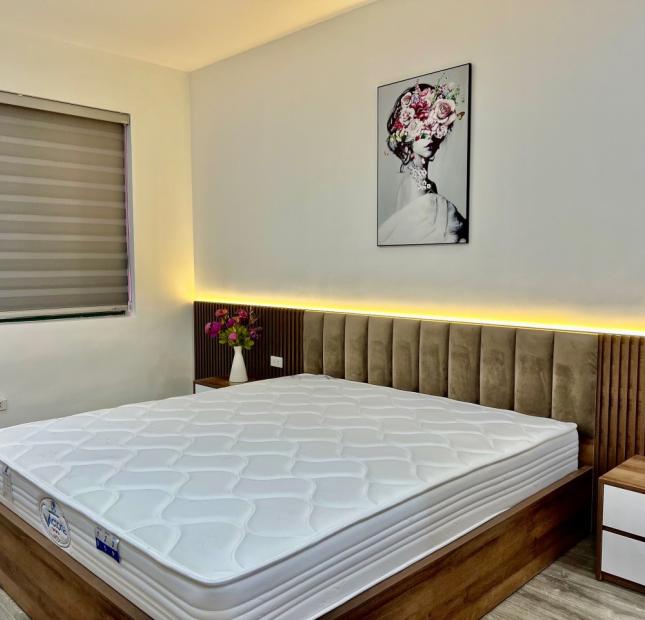 Chính chủ cần bán căn chung cư 24t2 Hoàng Đạo Thúy, DT 160m2, Full đồ giá bán 6.8 tỷ: 0981129026