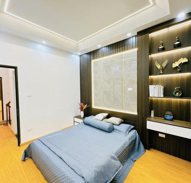 Bán nhà 5 tầng phố Tô Vĩnh Diện gần Ngã tư sở