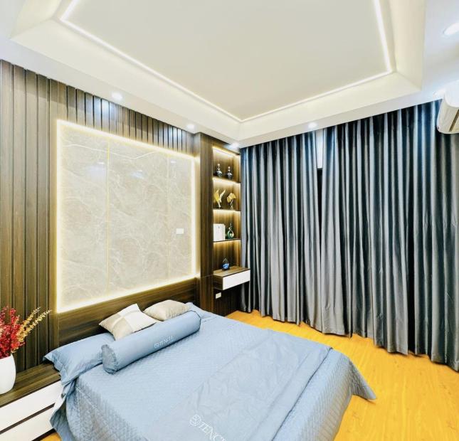 Bán nhà 5 tầng phố Tô Vĩnh Diện gần Ngã tư sở