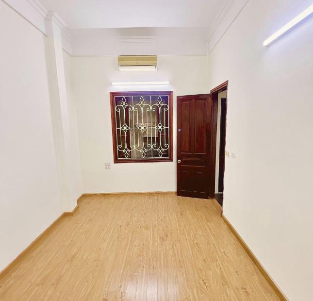 Siêu Hiếm: 1 Nhà Ra Mặt Ngõ, Ô Tô Tránh, 2 Thoáng, Giá Chỉ 5 Tỷ - Nguyễn Ngọc Nại 31m2, 4 Tầng