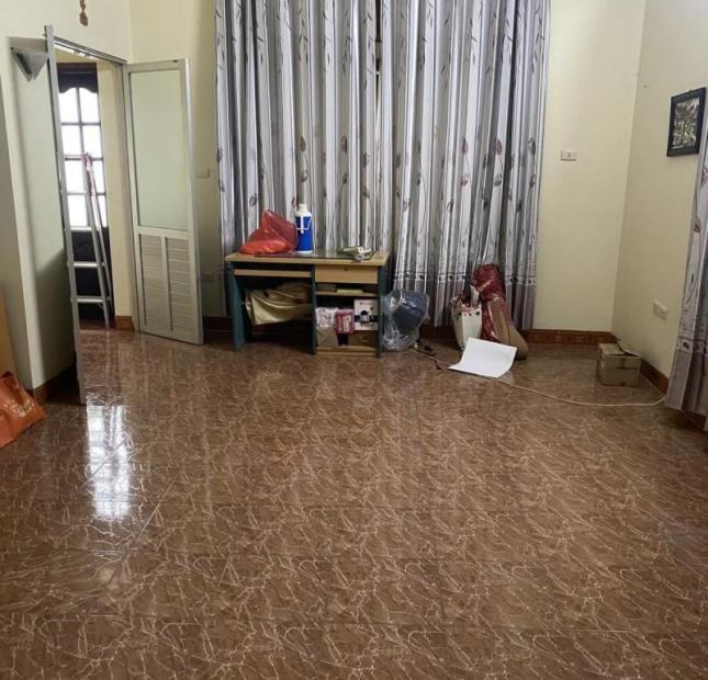 Chính Chủ Nhờ Cho Thuê Căn Nhà  mặt ngõ Thái Hà, quận Đống Đa
