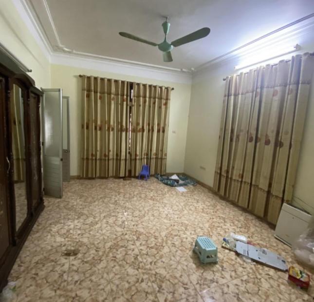 Chính Chủ Nhờ Cho Thuê Căn Nhà  mặt ngõ Thái Hà, quận Đống Đa