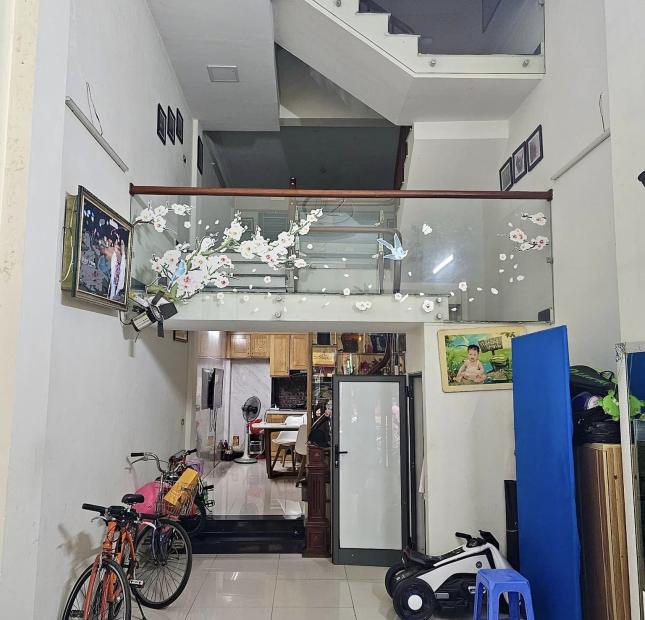 Bán nhà mặt phố Bùi Xương Trạch, Thanh Xuân, tiện kinh doanh 6 tầng 60m2 giá 11 tỷ