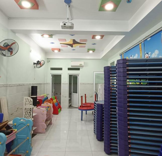 Một căn duy nhất làm trung tâm dạy học - Nhà mặt tiền Nguyễn Thị Đặng - Quận 12