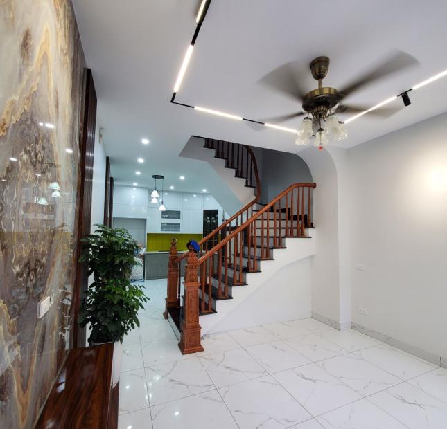 Cơ Hội Hiếm Có: Nhà 2 Mặt Ngõ, OTO Đỗ Cửa Lê Trọng Tấn 44m2, 7 Tỷ