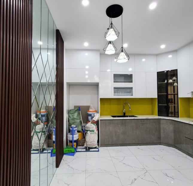 Cơ Hội Hiếm Có: Nhà 2 Mặt Ngõ, OTO Đỗ Cửa Lê Trọng Tấn 44m2, 7 Tỷ