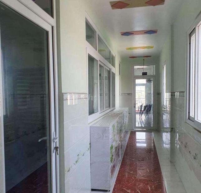 Tòa nhà 6 tầng DT 250 m2 x 6 x 40 mặt tiền Nguyễn Thị Đặng, sàn 1000m2, ngay chợ 21,4 tỷ