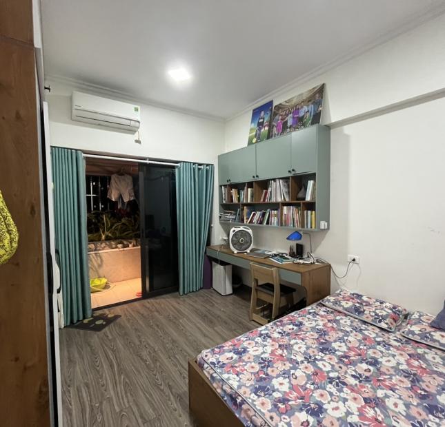 Chính chủ cần bán căn GÓC chung cư K1 Việt Hưng, 77m2, 2 ngủ, 2 vệ sinh
