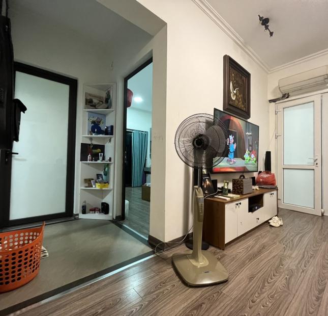 Chính chủ cần bán căn GÓC chung cư K1 Việt Hưng, 77m2, 2 ngủ, 2 vệ sinh
