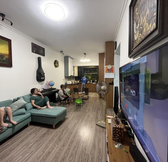 Chính chủ cần bán căn GÓC chung cư K1 Việt Hưng, 77m2, 2 ngủ, 2 vệ sinh