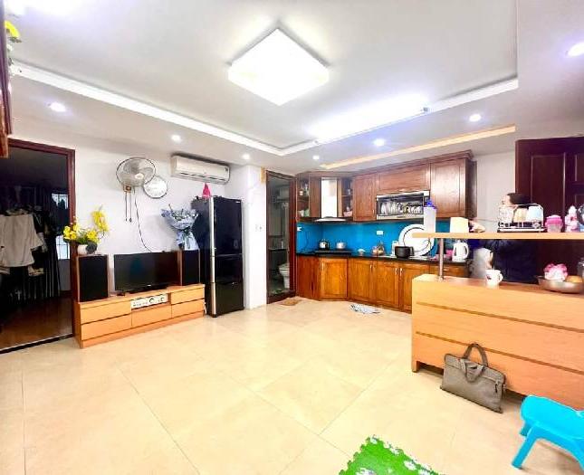 BÁN NHÀ TẬP THỂ TẦNG 4 TẠI PHỐ ĐOÀN THỊ ĐIỂM NHÀ ĐẸP-Ở LUÔN-TRUNG TÂM QUẬN ĐỐNG ĐA