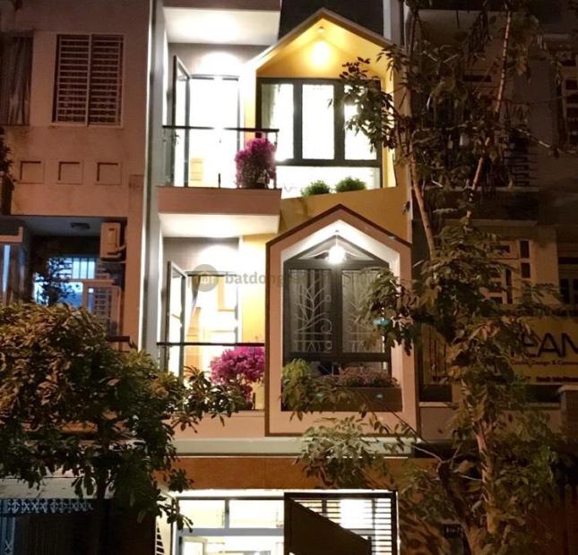 Bán nhà mặt tiền Bùi Tá Hán, Q2, sổ vuông, 4x20m, 17 tỷ, con đường sầm uất